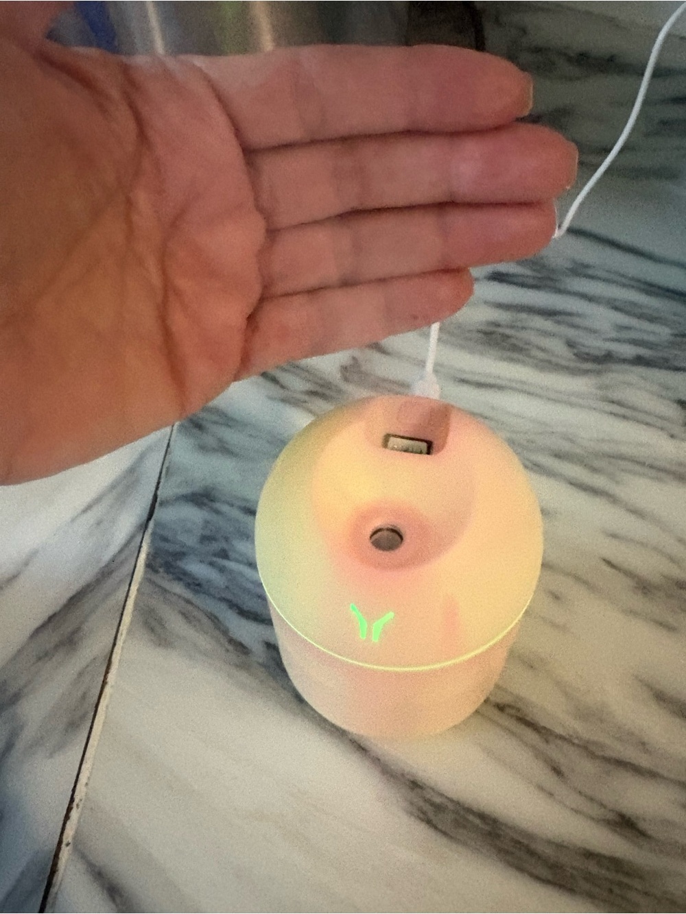 Personal Cool Mist Humidifier Diffuser Color Changing - Picture 3 of 10